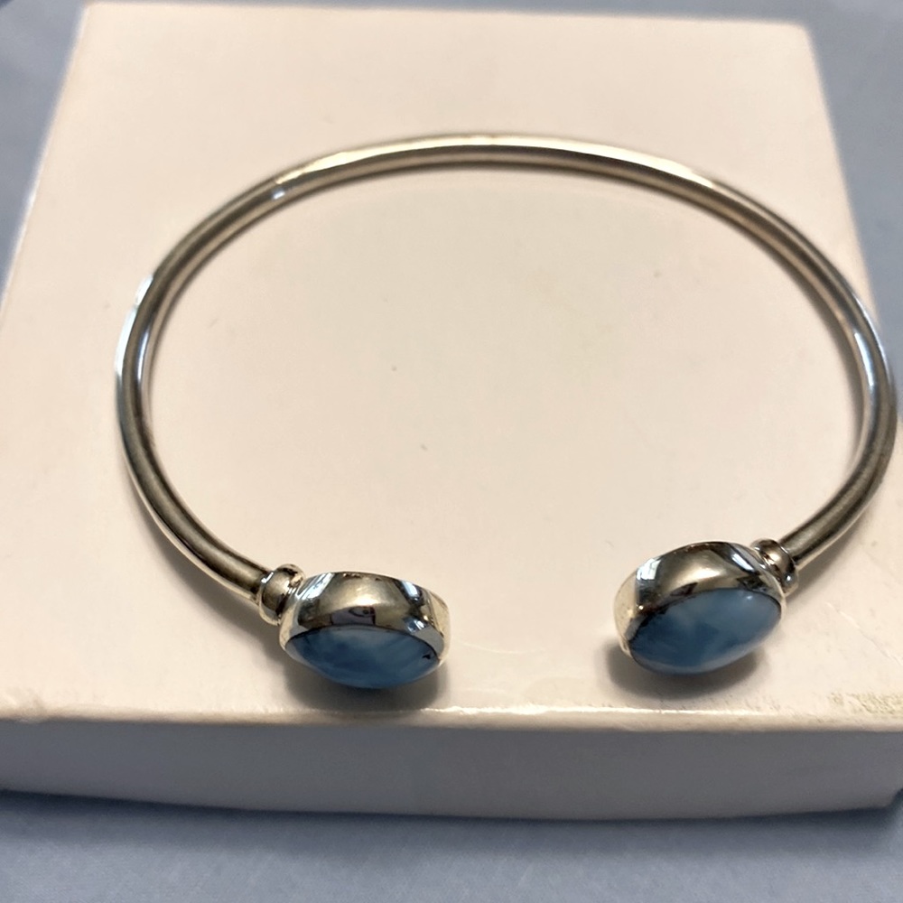 Ladies bracelet small to medium size